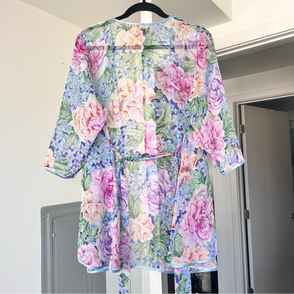 Vintage Victoria's Secret Floral Robe- Size XS/S - Picture 7 of 7